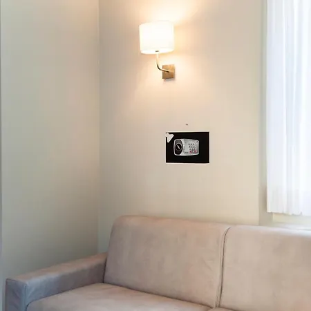 Twoone Aparthotel